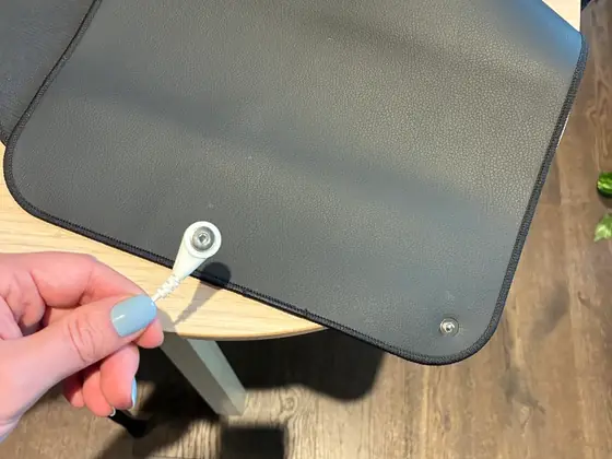 Official close view of the Velin Grounding Mat snap connector